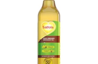 Saffola Cold Pressed Groundnut Oil | 100% Cold Pressed Groundnut Oil | Helps Lower Cholesterol, Goodness Of Omega 6 & Authentic Seed Flavour | 1L Pet Bottle