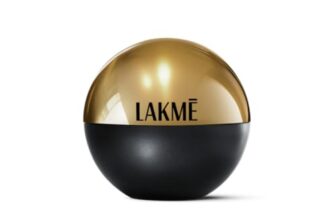 Lakme Xtraordin-airy Mattereal Mousse Foundation, Matte Finish, Minimizes Pores, Has SPF8, 06 Almond Honey 25g