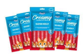 Drools Creamy Lickable Cat Treats (75g x 5 Pouches) Total 375g | Seafood Medley | Easy to Hand Feed | Enriched with Vitamins & Protein