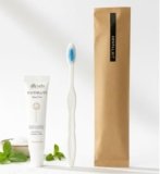Clayherbs Free Dental Floss with Pack-1Toothbrushes with Toothpaste (7g) | Disposable Travel Kit | Dental Kit In Bulk | Individually Wrapped | Hotels | Vacation Rentals | Homeless, Nursing